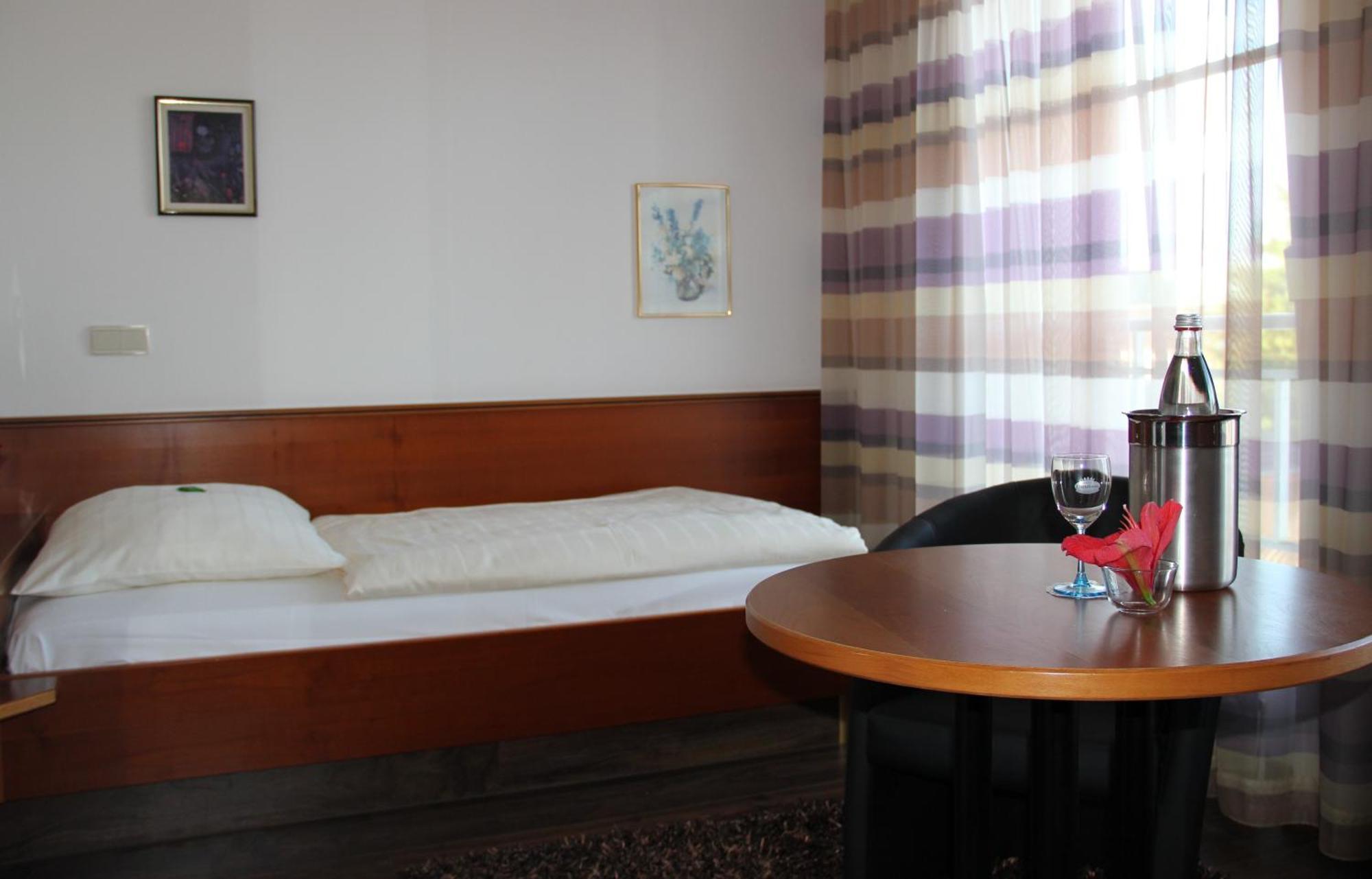 Classic Hotel Kaarst Extérieur photo